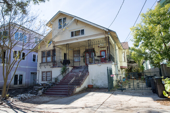 Foto del edificio - 3320 Napoleon Ave