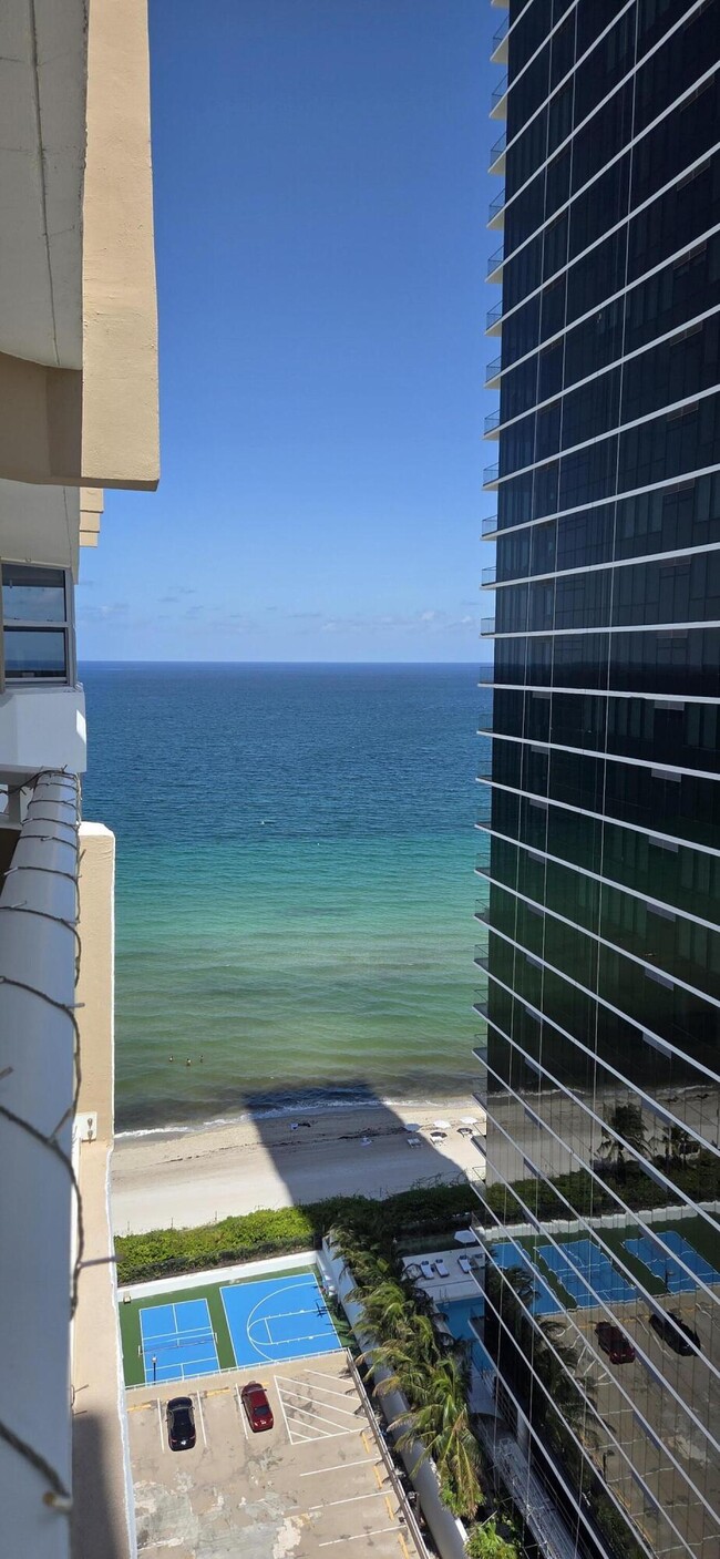 Building Photo - 1980 S Ocean Dr