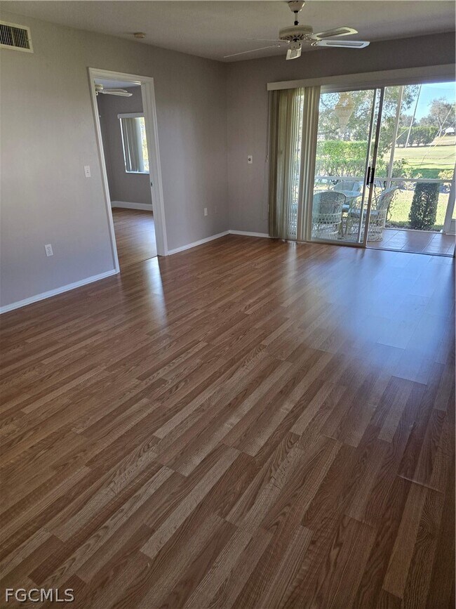 Foto del edificio - 232 Pebble Beach Blvd