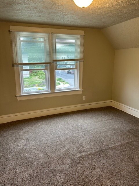 Foto del edificio - 950 E Indiana Ave