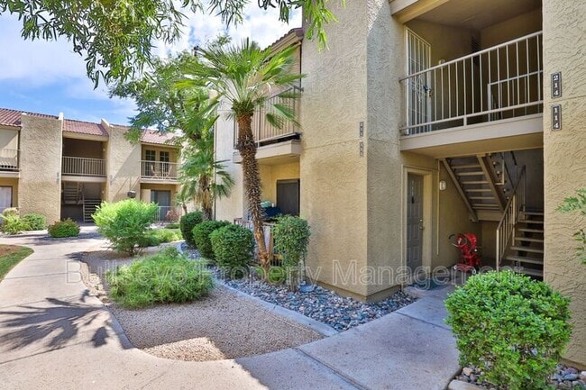 Building Photo - 1111 E University Dr