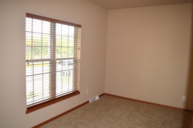 Foto del edificio - 708 Sundance Dr