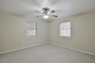 Building Photo - 419 S Starboard St