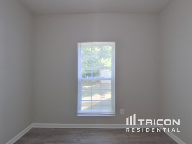 Building Photo - 3756 Wingfield Dr