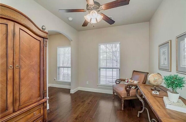 Building Photo - Stunning 2 story in McKinney