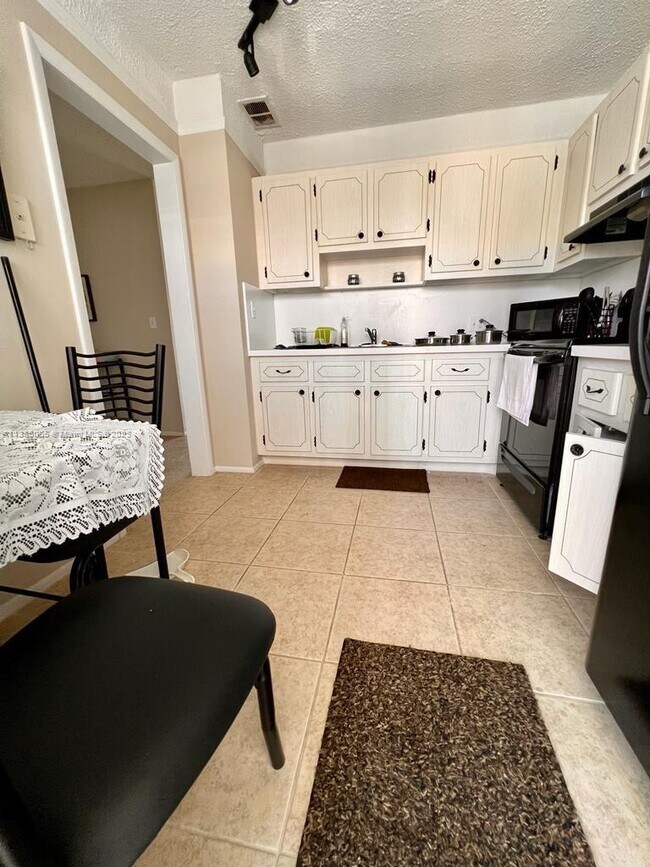 Foto del edificio - 1440 NW 43 Terrace