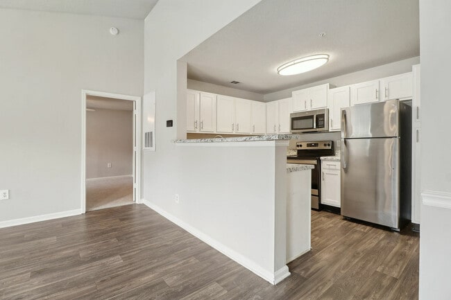 Building Photo - Varia at Oakcrest
