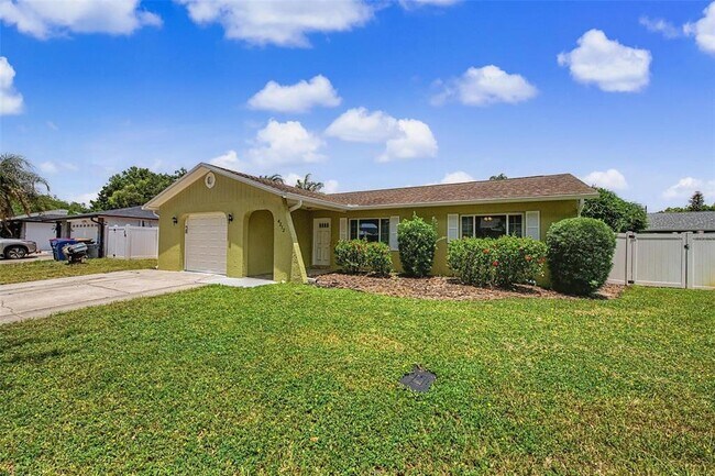Foto del edificio - 4212 Gray Squirrel Ln