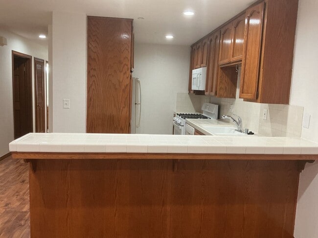 Photo - Los Caballeros #325 Apartment