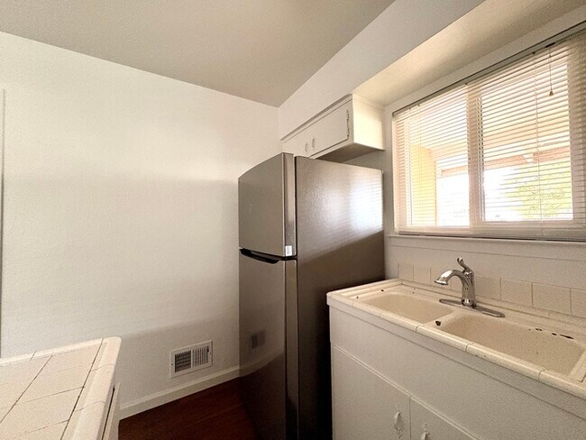 Foto del edificio - Charming 2 Bed / 1 Bath Duplex in Carmichael