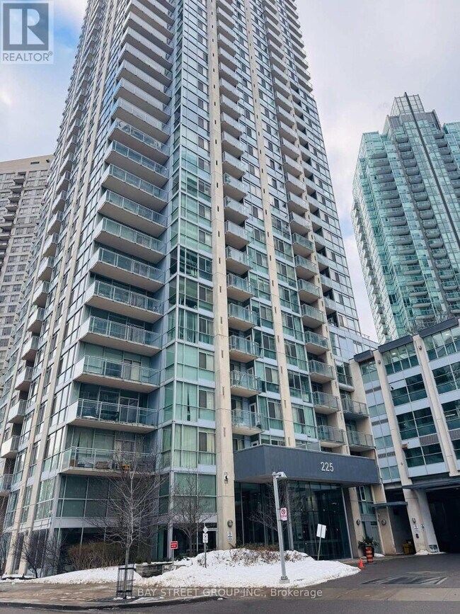 Building Photo - 225 Webb Dr