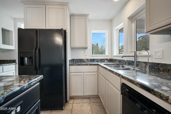 Building Photo - 1428 E Las Palmaritas Dr