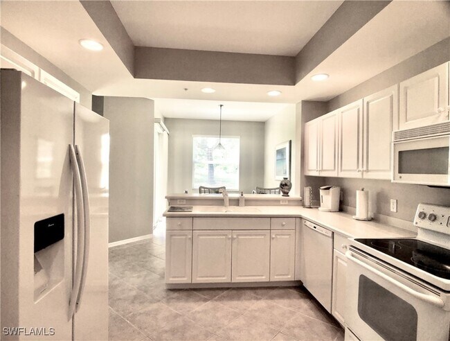 Foto del edificio - 3455 Laurelgreens Ln S