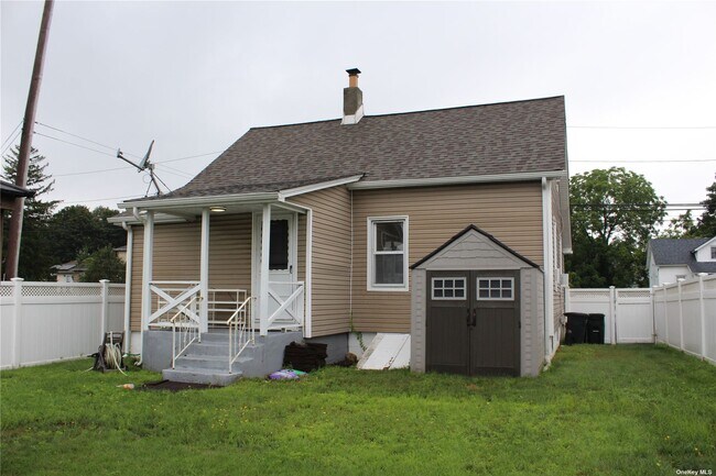 Building Photo - 280 Islip Blvd