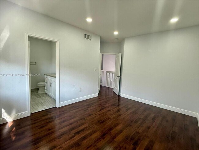 Foto del edificio - 922 NW 134th Ave