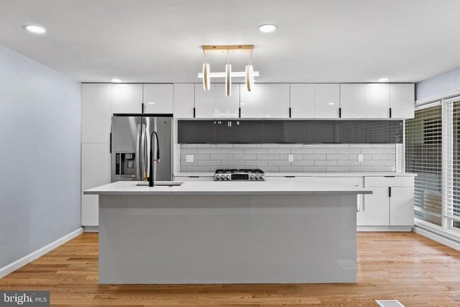 Building Photo - 1130 Lombard St