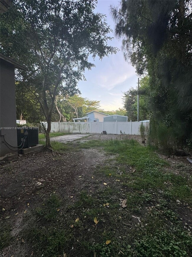 Building Photo - 22250 Miami Ave