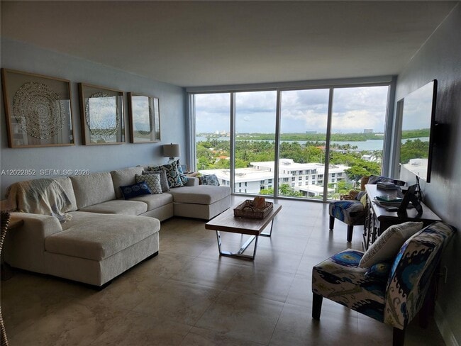 Building Photo - 10275 Collins Ave
