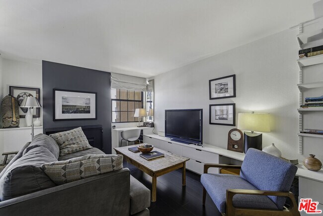 Foto del edificio - 740 Kings Rd
