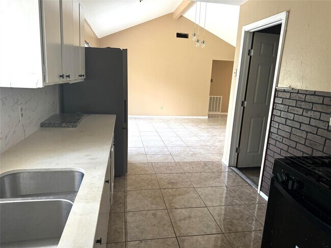 Foto del edificio - 5538 Maywood Dr