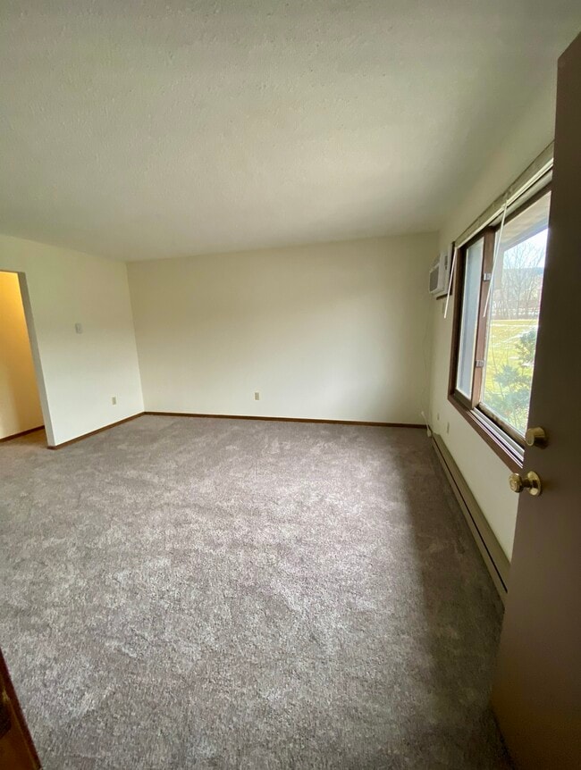 Living room - 537 Kerry Dr