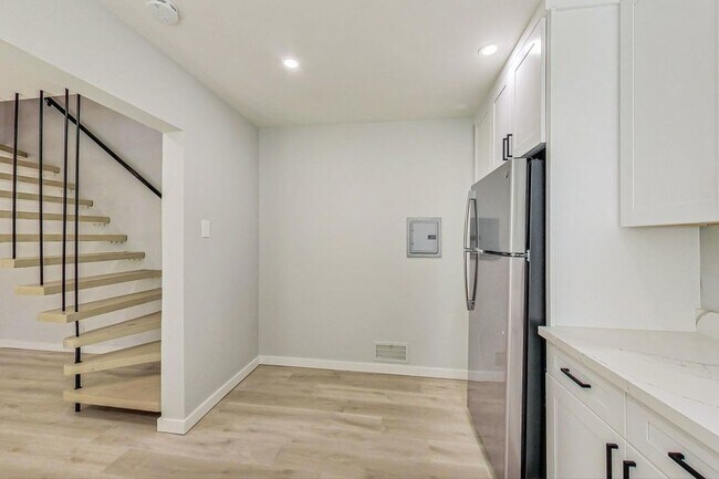 Photo - 1627 Sixth Avenue-02 Apartment