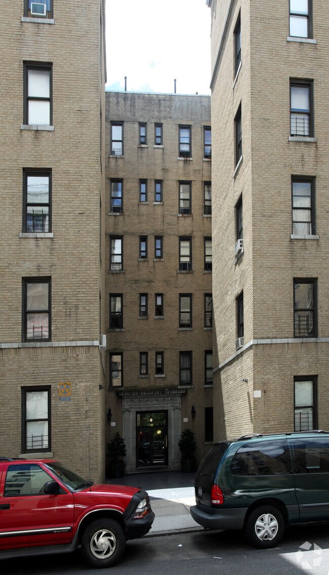 98 Thayer St, New York, NY 10040 Apartments New York, NY