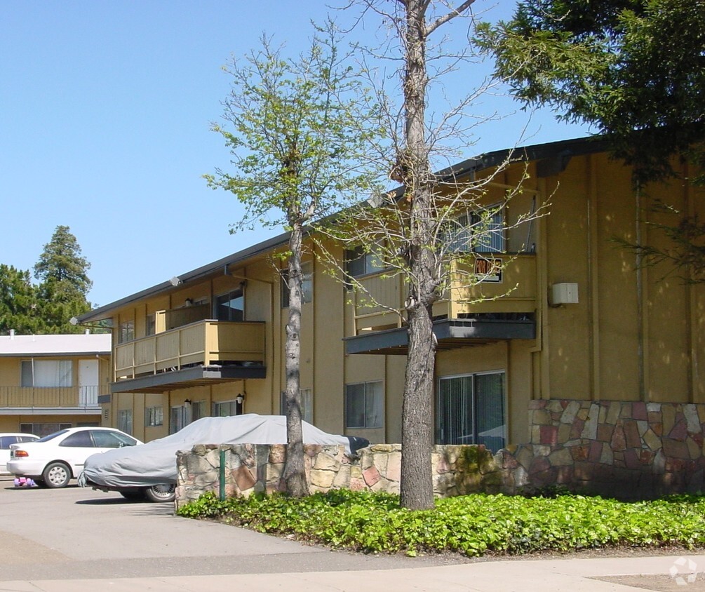 Primary Photo - 16000 Mateo St