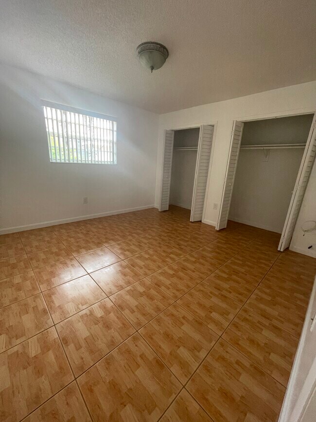 Foto del edificio - 3353 SW 26th St