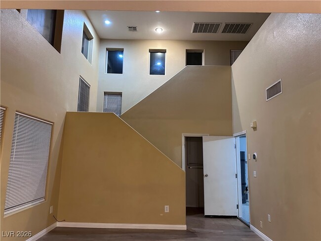 Building Photo - 5086 Penryn Ct