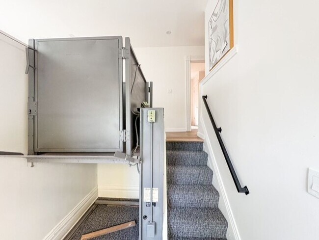 Foto del edificio - Brand new, huge 2 BR/2BA fully furnished i...