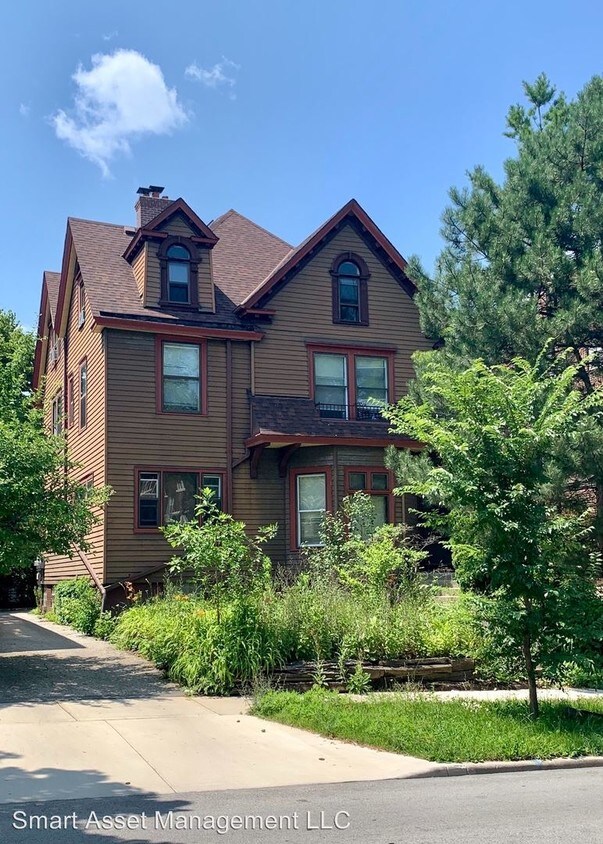 Foto principal - 2629 N Maryland Ave