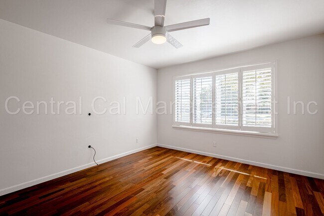 Foto del edificio - 4 Bedroom/2 Bath Home with a Pool and Sola...