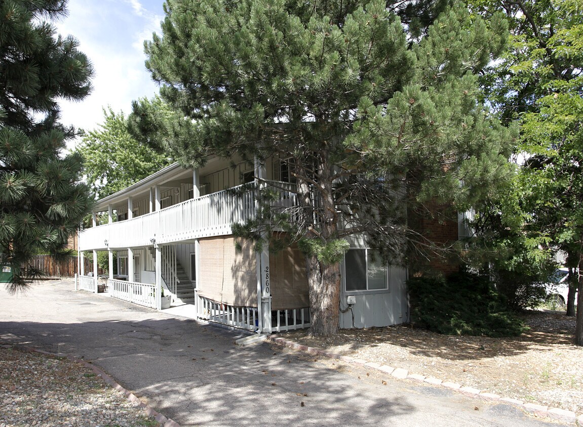 Building Photo - 2860 Montebello Dr W