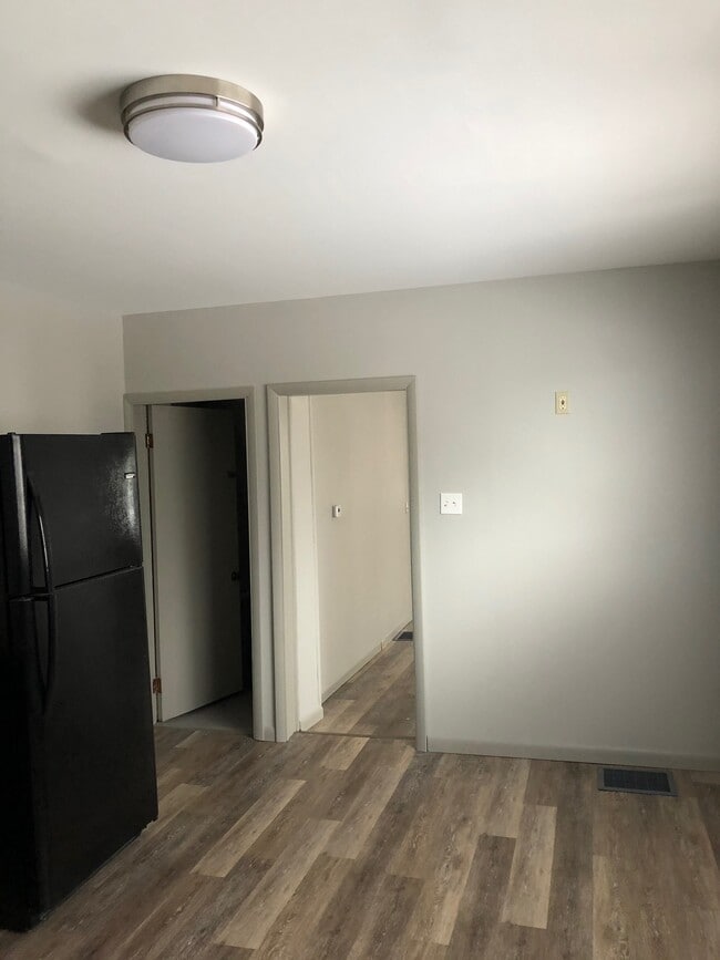 Kitchen - 112 W 1st St S