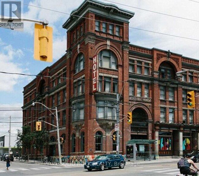 Photo du bâtiment - 208-1153 QUEEN St