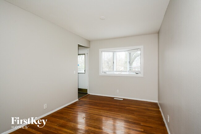 Building Photo - 2718 Westminster Dr