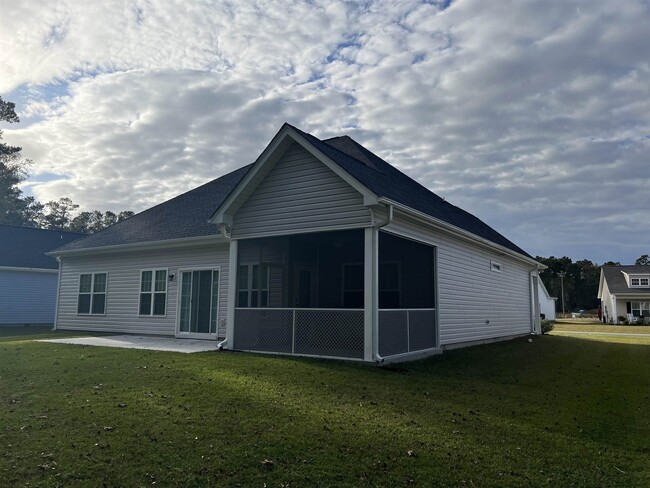 Building Photo - 504 Whiddy Loop