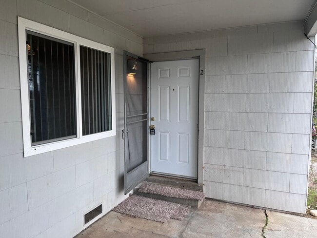 Building Photo - NICE QUAINT APARTMENT IN COLFAX!!