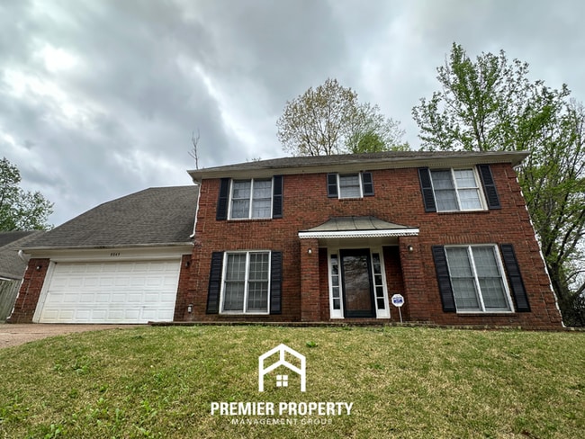 Stunning 4BR Cordova Home | Chef's Kitchen with Island, Formal Dining & Fireplace - Stunning 4BR Cordova Home | Chef's Kitchen with Island, Formal Dining & Fireplace
