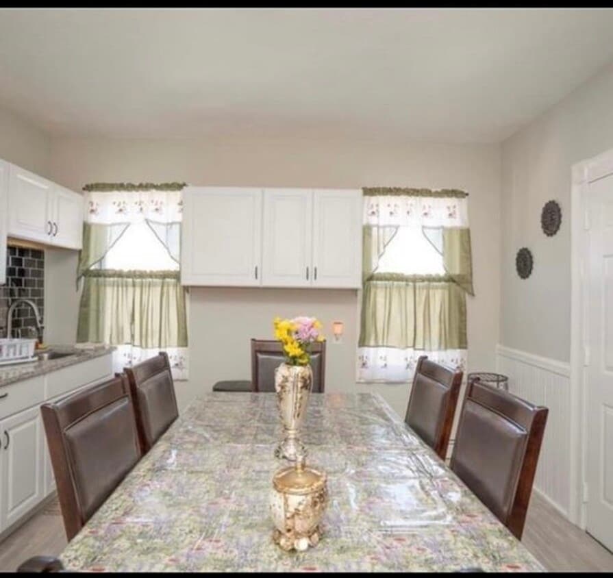 Building Photo - 66 Health Ave