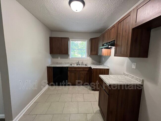 Building Photo - 5321 Beaverton Dr