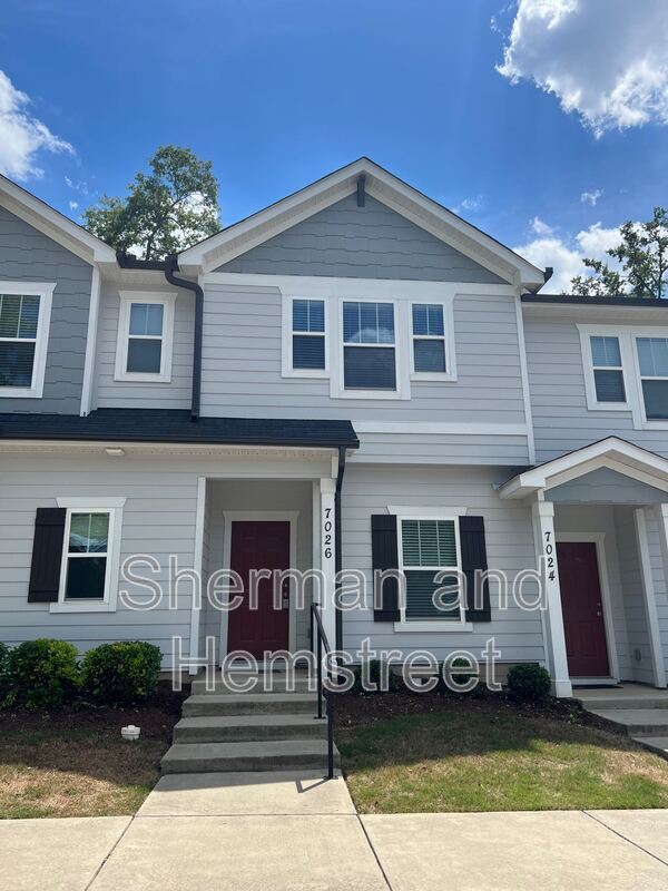 Building Photo - 2027 Lotus Dr