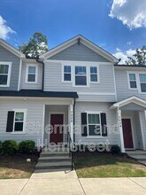 Building Photo - 2027 Lotus Dr
