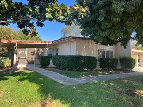 Building Photo - 16669 Bernardo Oaks Dr