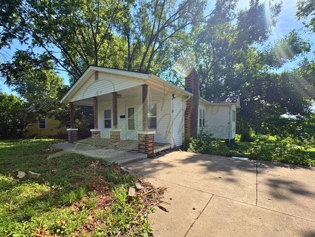 Building Photo - 303 N Huttig Ave