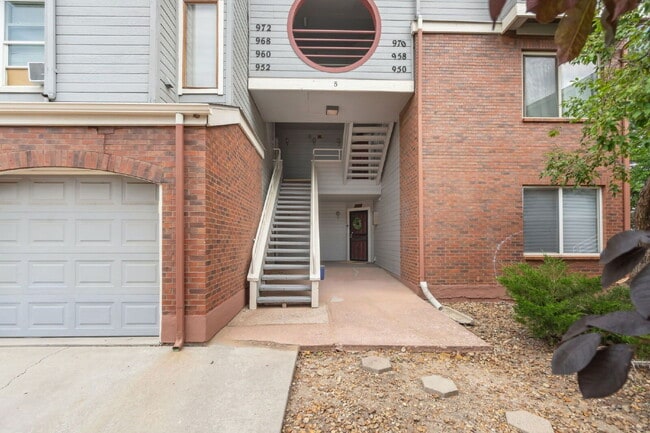 Building Photo - 952 Acapulco Ct