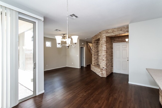 Building Photo - 10016 Bonterra Ave