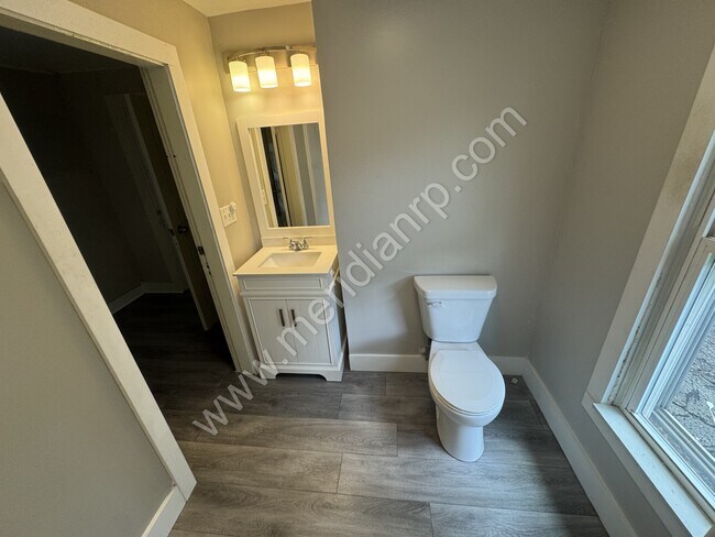 Foto del edificio - 721 3rd St