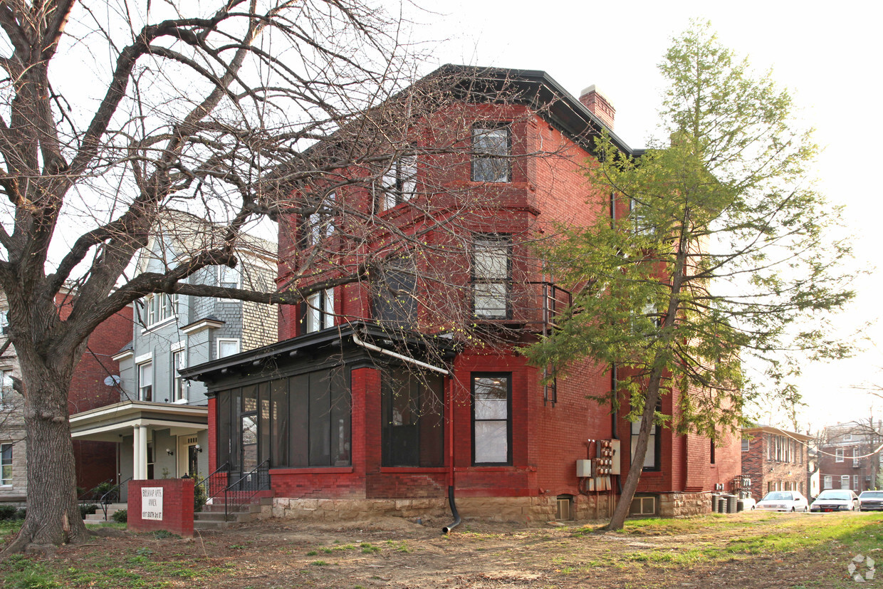 Primary Photo - The Belknap Apartments